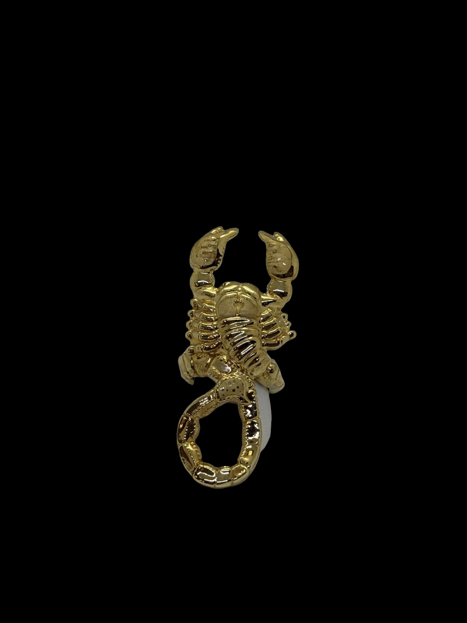 Anello a forma di scorpione in oro giallo (2)