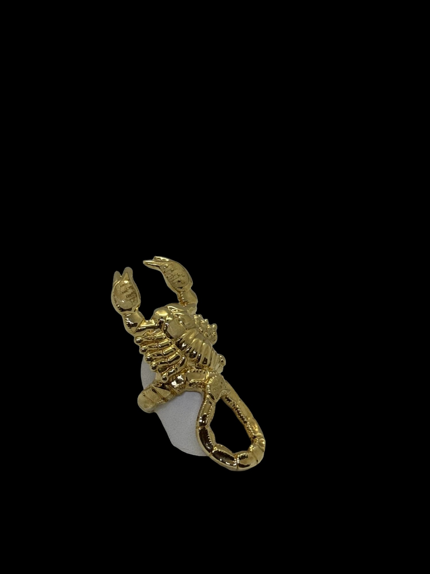 Anello a forma di scorpione in oro giallo (4)