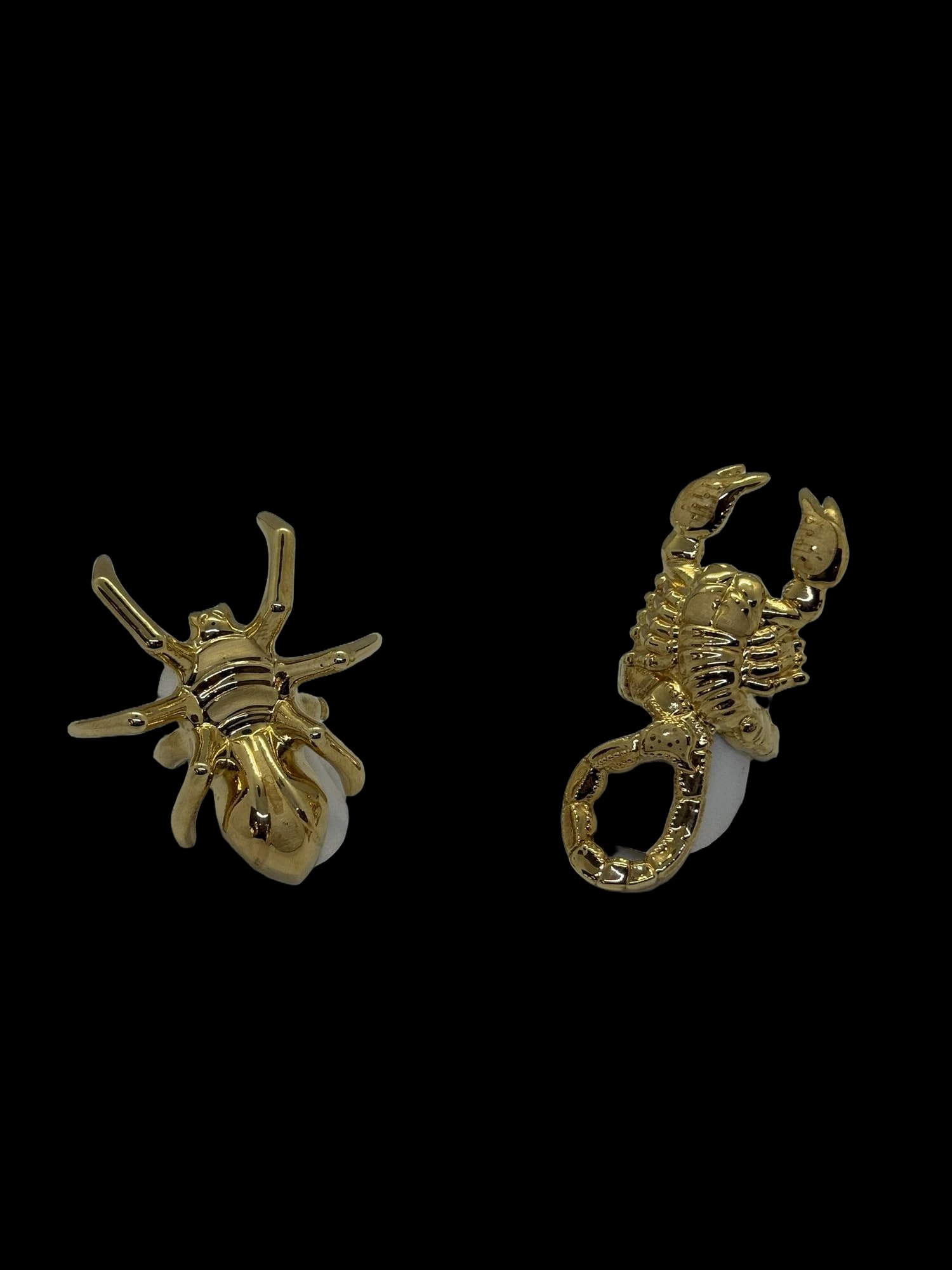 Anello a forma di scorpione in oro giallo (6)